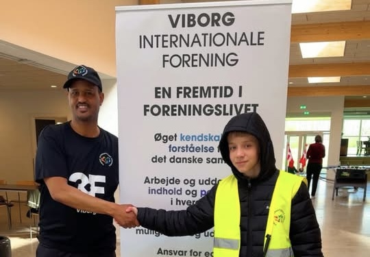 Dagens helte, som hjalp frivilligt i 9 timer!